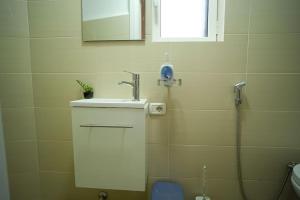 Near Center Studio App 2