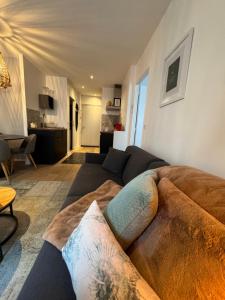 "Le petit bonlieu" au centre ville et à 300 m du lac