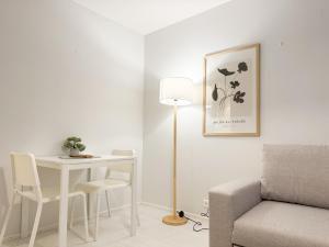 Aurora Central Suite IV By BookLapland