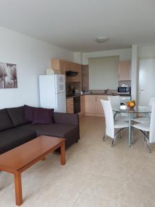 Holiday Apartment with Sea View (0002913)