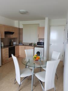 Holiday Apartment with Sea View (0002913)