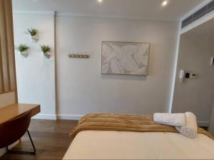 Bree Street Apartment - Explore, Eat, Experience Cape Town