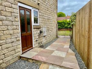 Oak House - sleeps 10 with Bar & Games room