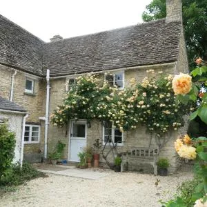 Characterful Cotswold cottage - Kemble