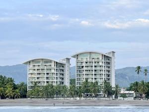 Elegant Beachfront Condo at Diamonte del Sol - 801s