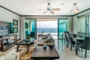 Elegant Beachfront Condo at Diamonte del Sol - 801s