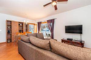 Terra Estreita by Algartur - 5 mins Downtown - Pool & Balcony