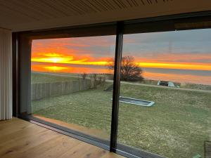 Ocean view in first row. Architectural pearl