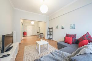 Pame Rentals - Entire Apartment with Free Parking