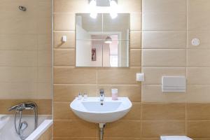 Elite Coresi Apartment