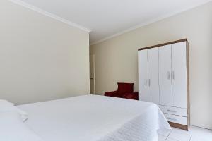 1107 Apto Econômico y confortável sobre Avenida Principal de Bombinhas.