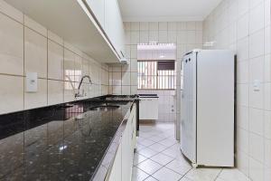 1107 Apto Econômico y confortável sobre Avenida Principal de Bombinhas.