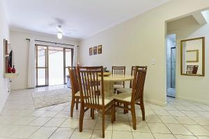 1107 Apto Econômico y confortável sobre Avenida Principal de Bombinhas.