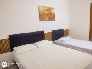 Ivana Imoveis - Vários Aptos de Temporada mesmo Prédio na Praia do Morro