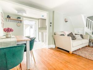 Beautiful 2 Bedroom Cottage with Private Courtyard in Arundel Centre