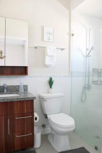 CasaLamar Beachside Retreat