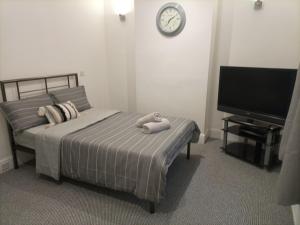 Large n Bright Room