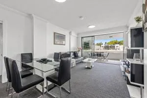 Prime Position! 3Bed/2Bath/1Car ~ 10mins to CBD - Brisbane