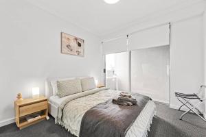 Prime Position! 3Bed2Bath1Car ~ 10mins to CBD