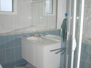 Agréable appartement pour 6 pers, balcon à 50m de la mer - FR-1-323-308