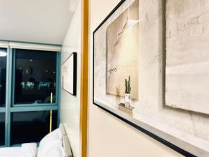 Thompson Suites Queen Room, One Uptown Residences, XBOX & Netflix