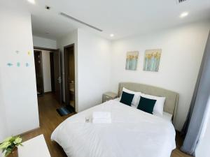2BR Vinhomes Skylake Pham Hung Near Keangnam