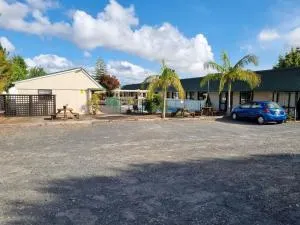 Pinelodge - Hukerenui