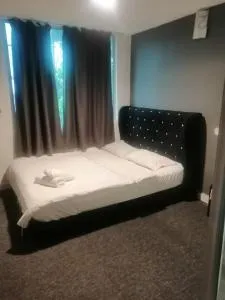 Mikayla Hotel - Kampong Arab