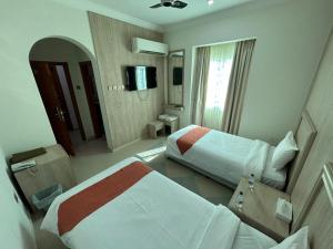 Safari Hotel