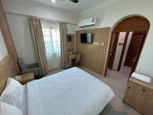 Safari Hotel