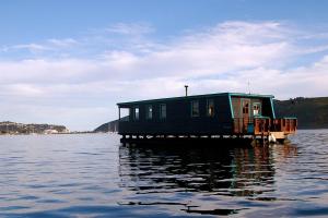 Knysna Houseboat Myrtle - Ubytování bez kategorie ve městě Knysna