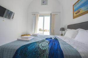 Luxury Three-Bedroom Villa with Sea View