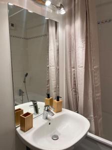 Appartements T3 a 2 pas de la gare de Mantes. : photos des chambres