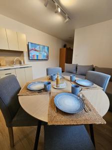 Słony Karmel Ciechocinek - minisanatorium, masaże, kosmetyczka, inhalacje 32 metry od tężni CAŁY NA WYŁĄCZNOŚĆ