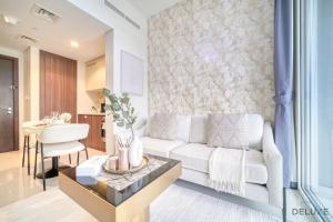 Special Deal Contemporary 1BR with Canal Views by Deluxe Holiday Homes