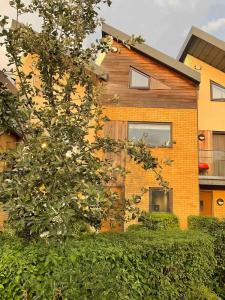 Pass the Keys Stunning townhouse in uphill historic Lincoln