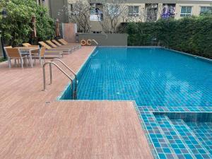 Garden Oasis Apartment: Condo Near Bangkok River