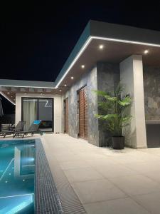 Luxury Villa Lorcrimar