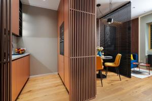 Retro LA Studio - Aviatiei Park - Parking - Netflix - Private Garden