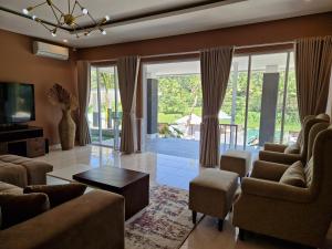 Biệt Thự 3 Phòng Ngủ (Three-Bedroom Villa)