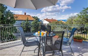 Lovely Apartment In Novi Vinodolski