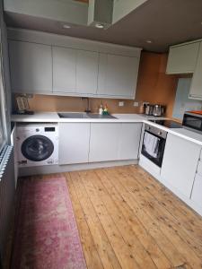 22 Stunning Large Loft - Great Location - Free Onsite Parking - Garden View- Quiet