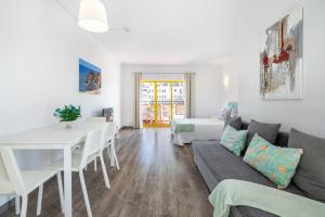 Rocha Beachside Studio by CC 326