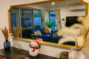 Deluxe Fully Air-conditioned 4BR House with Movie & Family Room