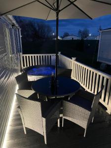 Hot Tub Breaks at 35 Merlin Point Tattershall