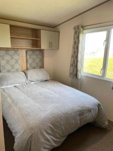 Hot Tub Breaks at 35 Merlin Point Tattershall