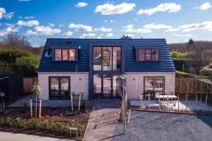 Villa Wolde, Luxe villa (10p.) met Hottub - Zeewolde