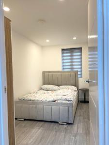 CozyNest 2BR Modern Property with Parking
