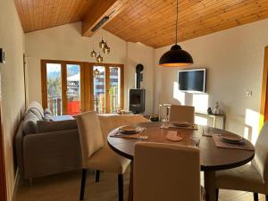 APPARTEMENT DE CHARME EN ATTIQUE dans UN PETIT CHALET