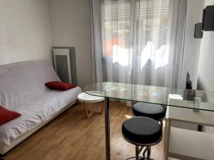 Appartement secteur Perrin, CHU, Fac, Parking.